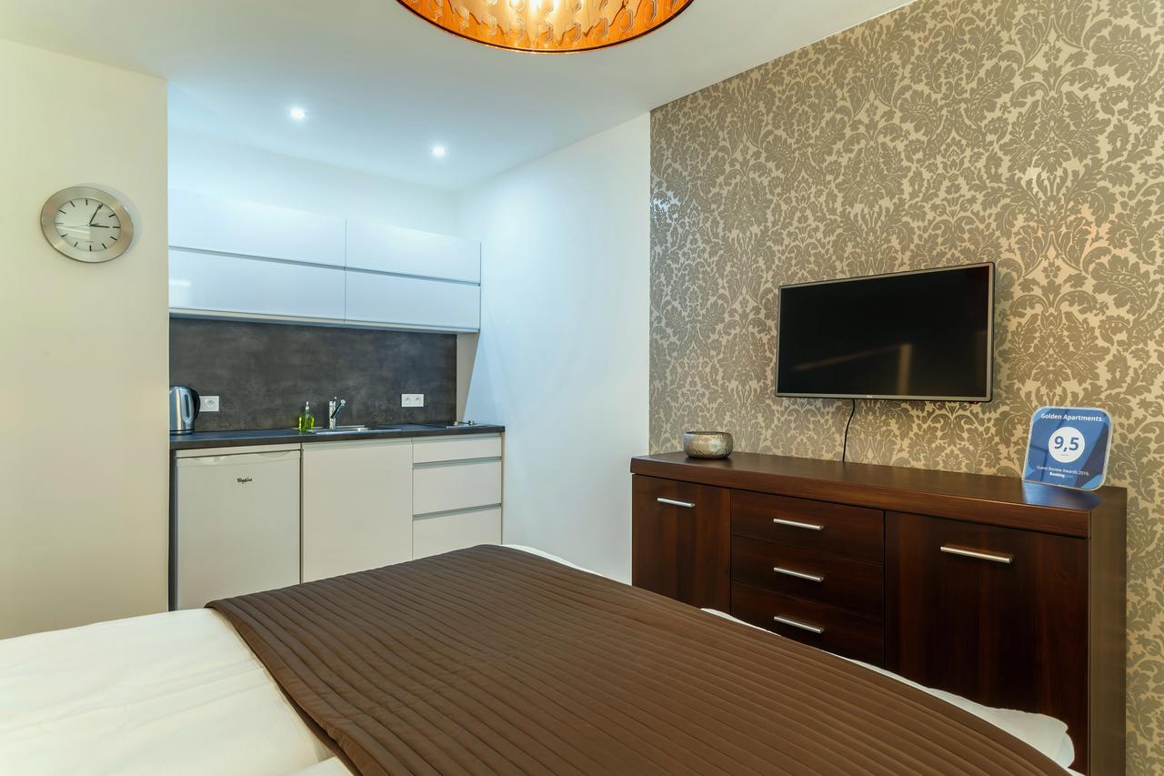 اوسترافا Golden Apartments المظهر الخارجي الصورة