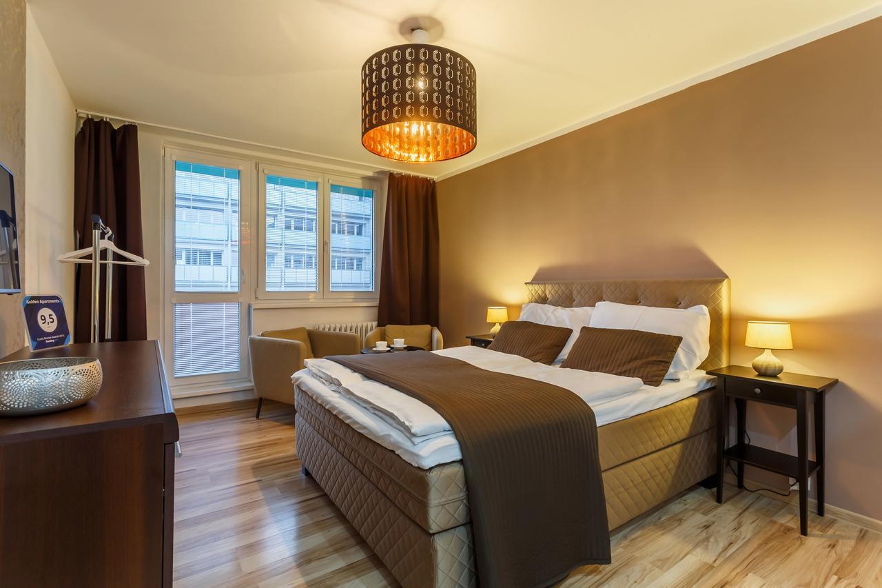 اوسترافا Golden Apartments المظهر الخارجي الصورة