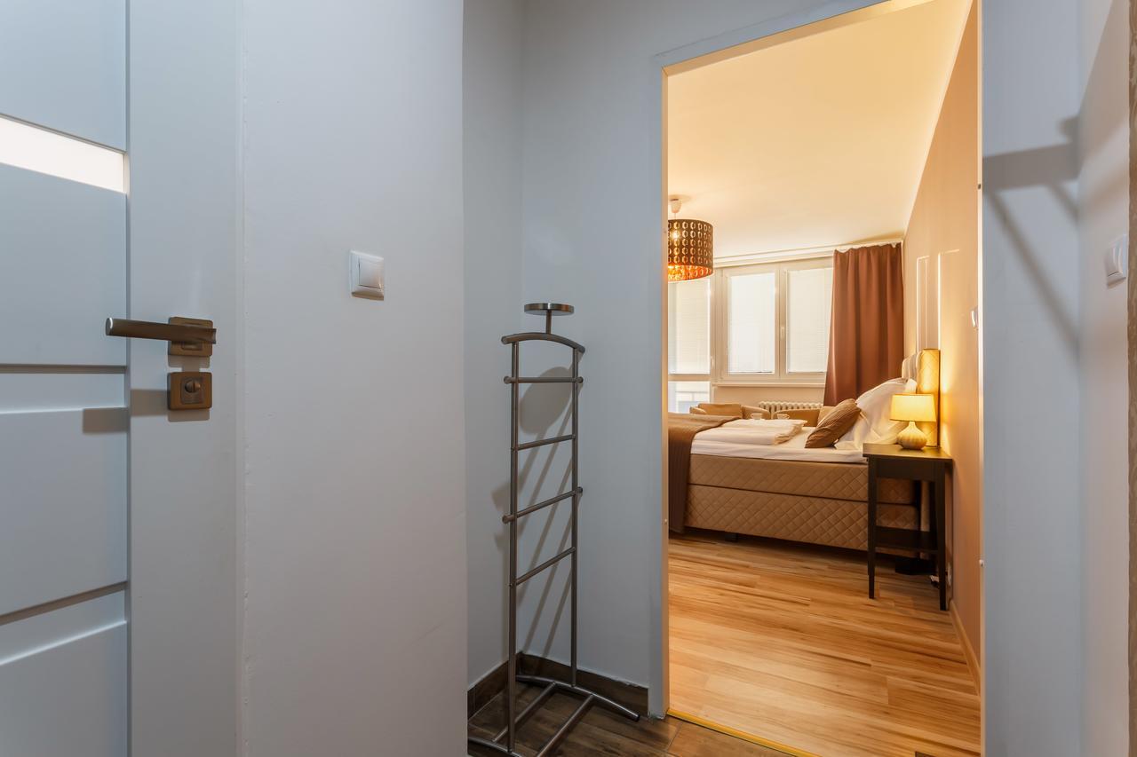 اوسترافا Golden Apartments المظهر الخارجي الصورة